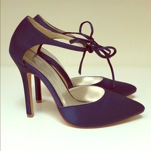 Navy heels